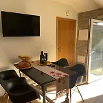 Pinheirinhos - Quinta De Sao Caetano Farma *