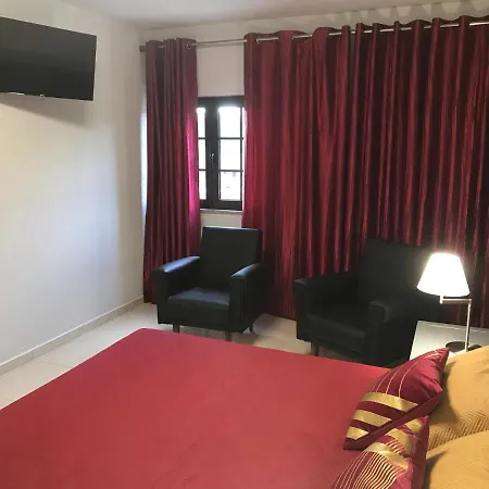 Pinheirinhos - Quinta De Sao Caetano Farm stay *