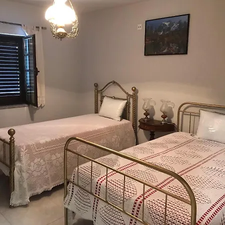 Pinheirinhos - Quinta De Sao Caetano * Carapito